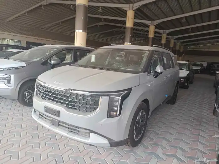 كيا كرنفال ستاندر 1