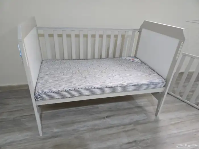 سرير اطفال مع كرسي سيارة 0