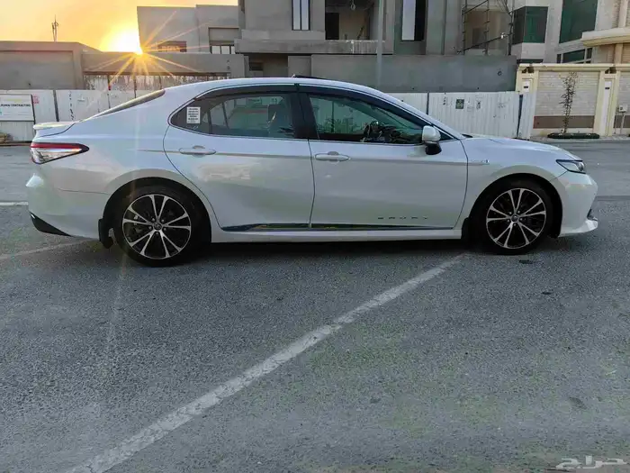 تويوتا كامري هايبرد GLE فل اوبشن موديل 2019 م 5