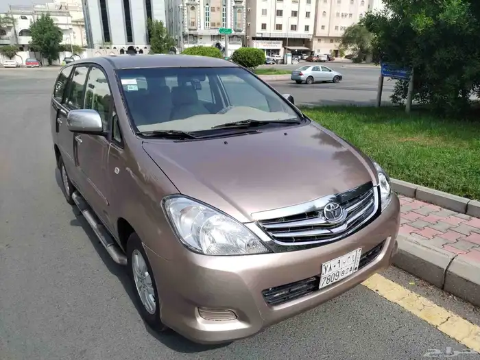 للبيع انوفا 2009 نظيفة جاهزة للاستخدام 6