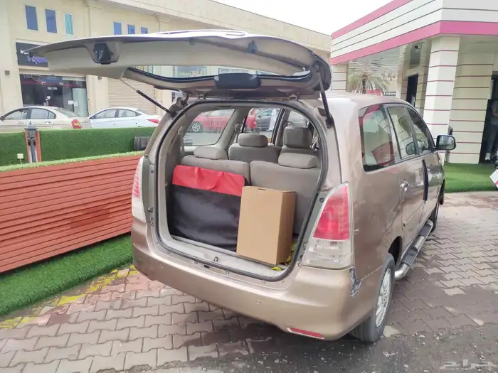 للبيع انوفا 2009 نظيفة جاهزة للاستخدام 3