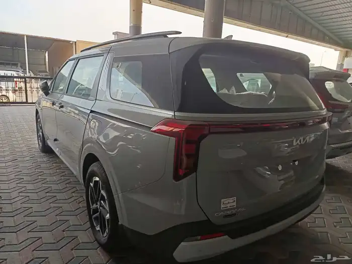 كيا كرنفال ستاندر 9