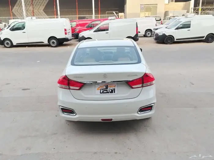 سوزوكي سياز 2023 5