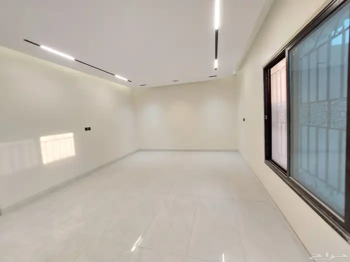 للبيع شقه تمليك أرضية نظم دبلكس مخطط 91جديدة 6 غرف وصالة وس 4