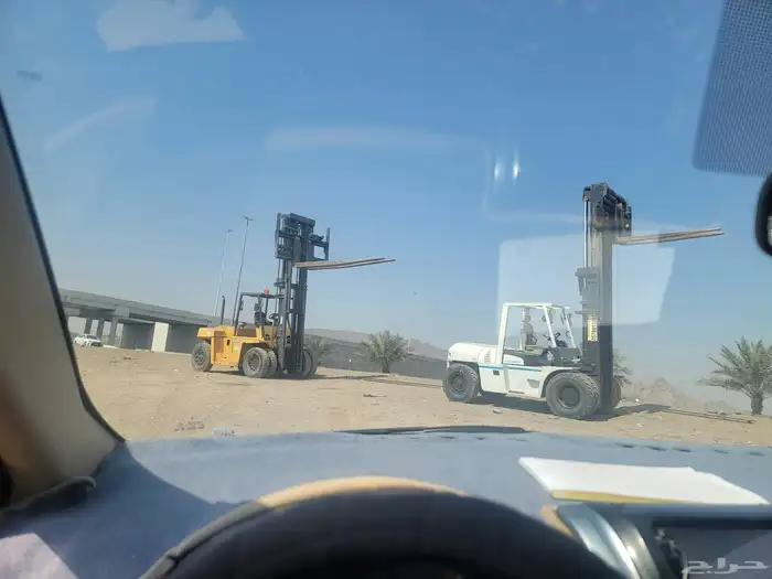 فوركلفت للايجار 0