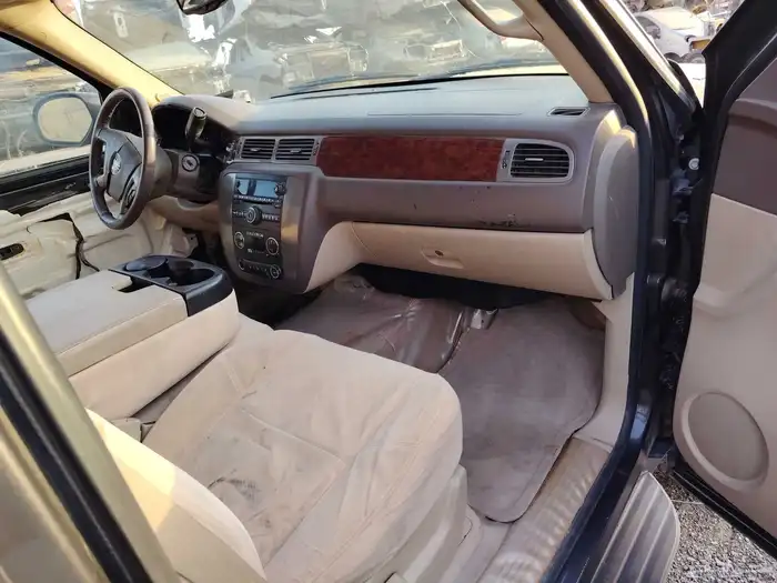 جي إم سي يوكان تشليح موديل 2010 5