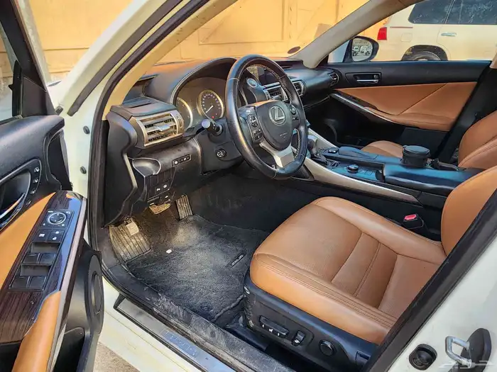 لكزس is350 ممشي 288 الف  2015 9