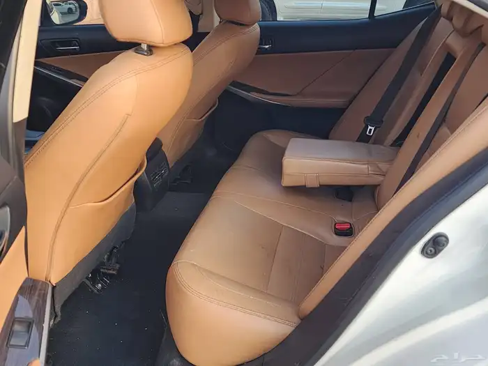 لكزس is350 ممشي 288 الف  2015 12