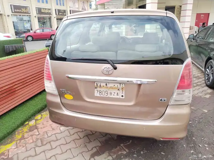 للبيع انوفا 2009 نظيفة جاهزة للاستخدام 2