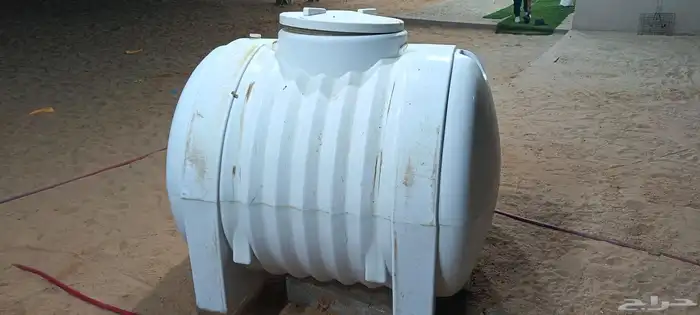 للبيع خزان 1000 لتر مع القاعده ارتفاع 2.50 متر 0