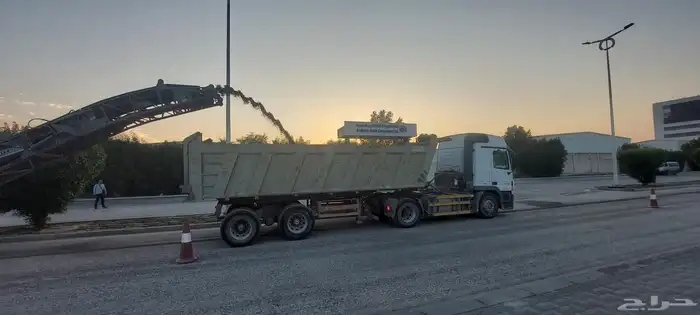 جريدر ورصاصة وتريلا للايجار القرية العليا الرفيعة 1