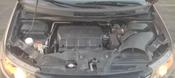 السلام عليكم للبيع هيونداي اوديسي مودل 2014 وكاله بالكامل 4