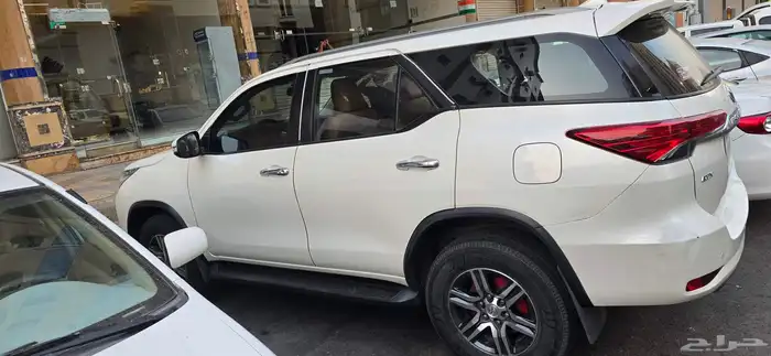 للبيع سيارة تويوتا فورشينر 2017 4 سليندر دبل ممشي 224 الف 8