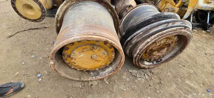 للبيع دفرنسات وجنوط شيول كتربلر مقاس 966 1