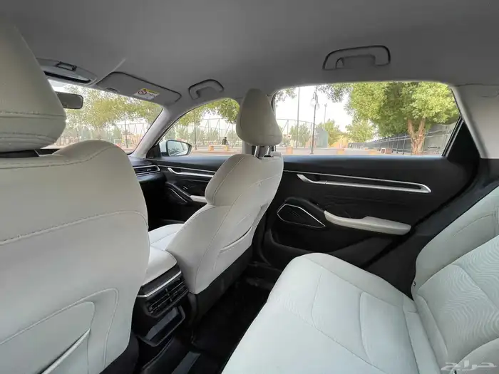 جيلي ام جراند 2023 سعودي 14