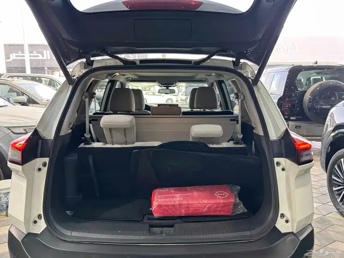 نيسان اكستريل 7 مقاعد SV بلس 2023 عداد 23 آلف كيلو 15