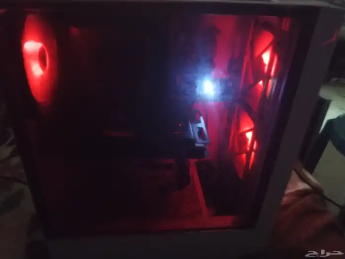 للبيع كمبيوتر قيمنق كامل   شاشة   ماوس   كيبورد   فقط ب 1