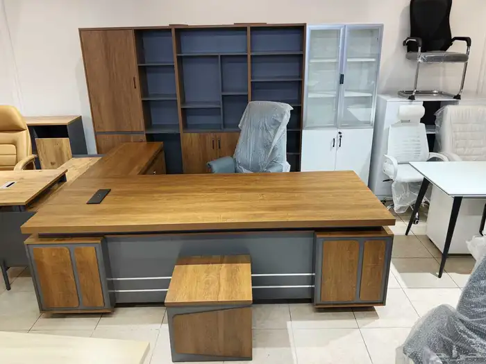 مكتب مدير فخم مودرن مكتب العمل وركستيشن بارتيشن دولاب كراسي 6