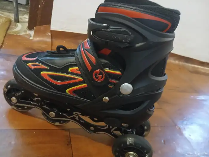 حذاء تزلج أستعمال خفيف السعر 120 وقابل لتفاوض 3