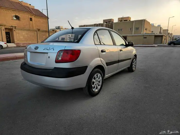 كيا ريو 2010 4