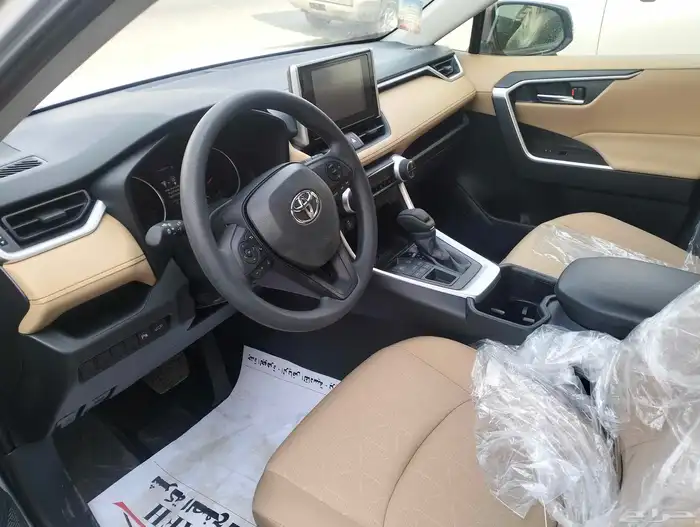 تويوتا راف فور XLE نص فل 2025 سعودي 4