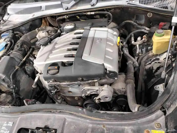 فولكس واجن طوارق بحاله الوكاله مفحوص مجدد 7