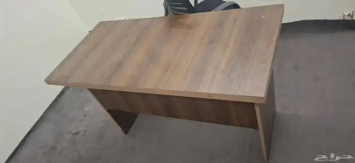 يوجد عدد 2 مكتب جديد و2 عدد كرسي جديد للبيع 0