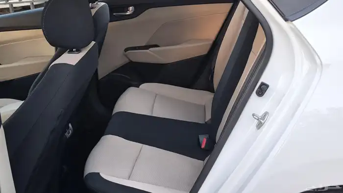 هونداي اكسنت موديل 2022 8