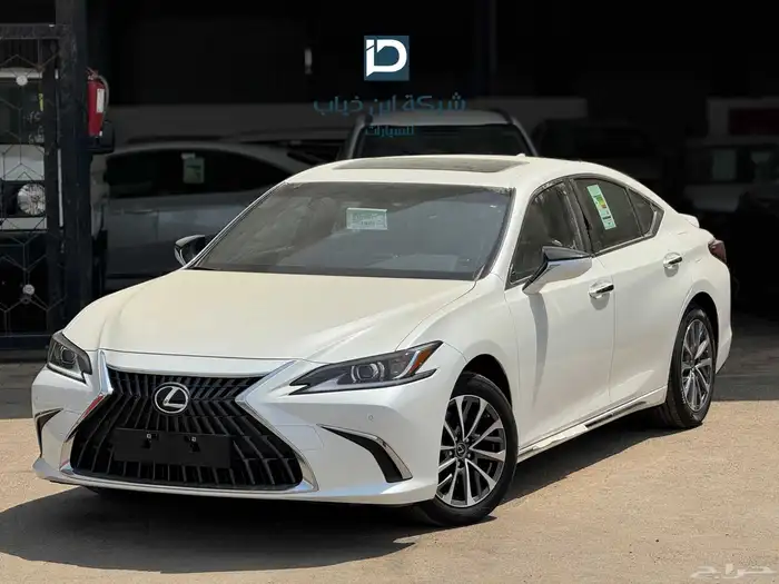 لكزس ES350 2025 فئة CA بريمي تشغيل عن بعد جناح خلفي 0