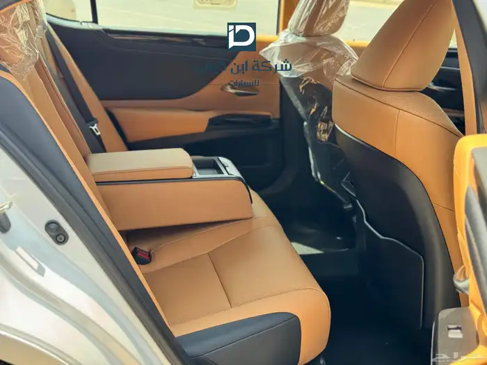 لكزس ES350 2025 فئة CA بريمي تشغيل عن بعد جناح خلفي 2