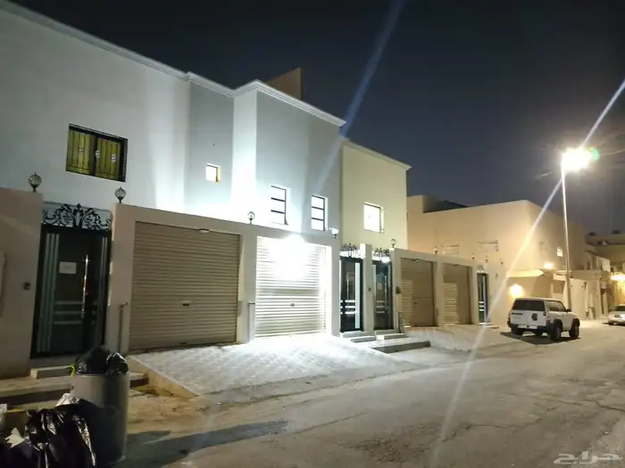 للبيع شقه دوبلكس حي بدر 91 جديده بالدمام 6 غرف وحوش وكراج 0