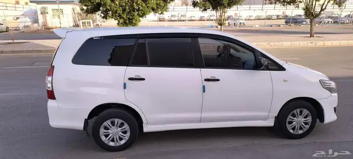 Toyota Innova 2014 3