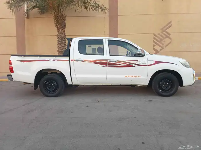 تويوتا هايلوكس ( 2015 ) GLX غمارتين نظيف بحالة ممتازة 6