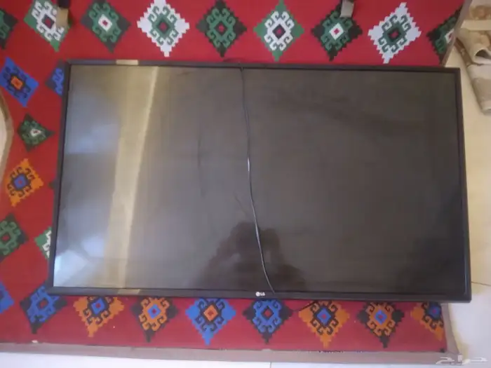 شاشه تلفزيون... شركه LG 43 بوصه.المطلوب 400 ريال 0