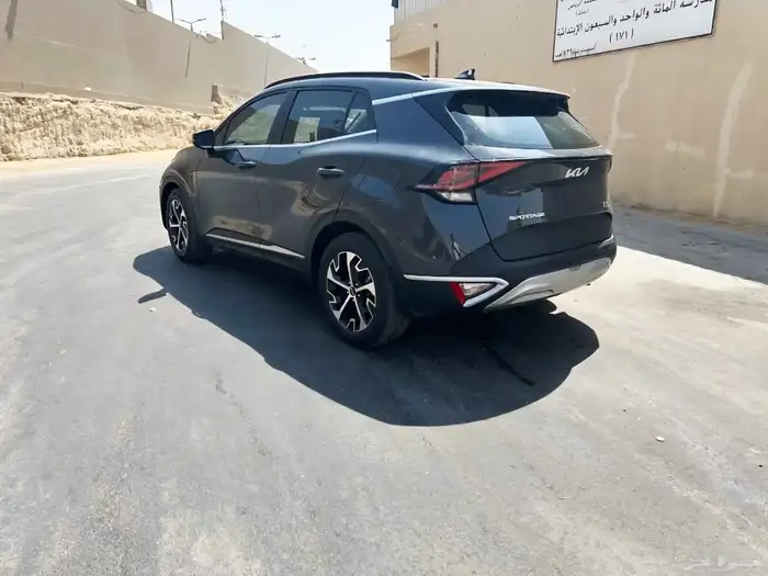 كيا سبورتاج 2023 نصف فل 2000 سي سي ممشي 43 الف كلم 1