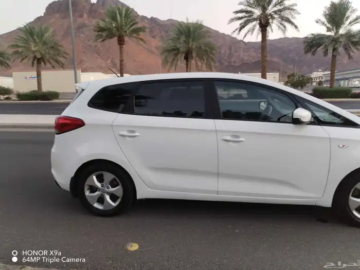 كيا كارينز 2014 4