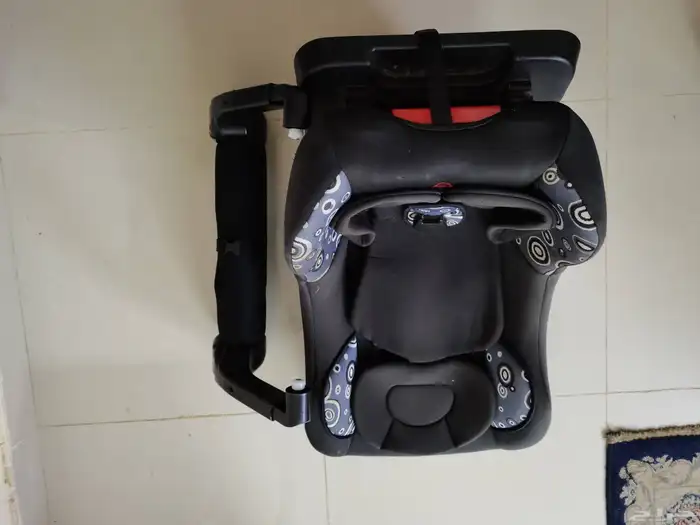 كرسي أطفال للسياره و كرسي أطفال 4