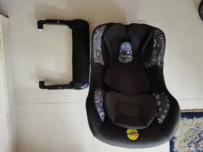 كرسي أطفال للسياره و كرسي أطفال 2