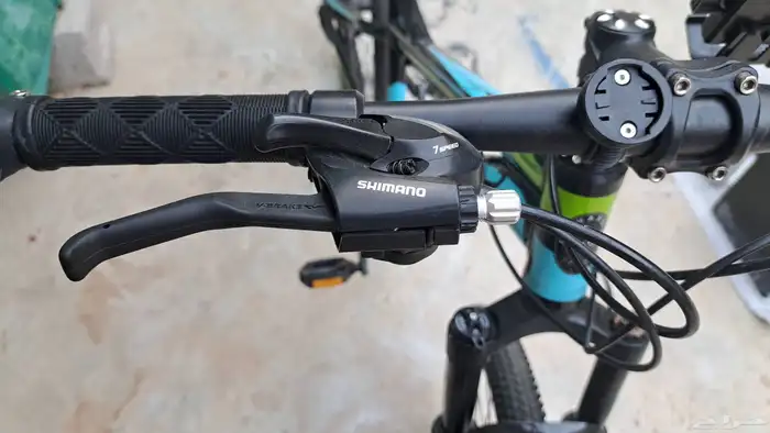 سيكل رياضي هجين من شركة رالي 21 سرعة و اكسسوراته 16