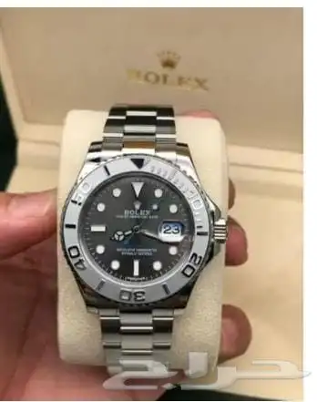 يوجد لدينا ساعات 3