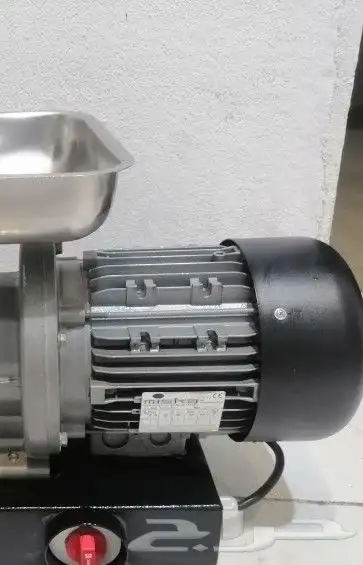 فرامه لحم ومعصوب وفلافل ايطالي مقاس 32 شبه جديده 1