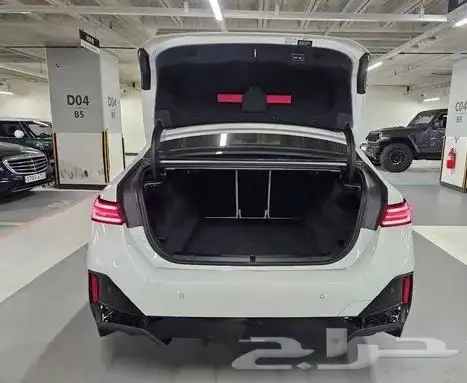 BMW 5 Series 520i M Sport (2025) 12