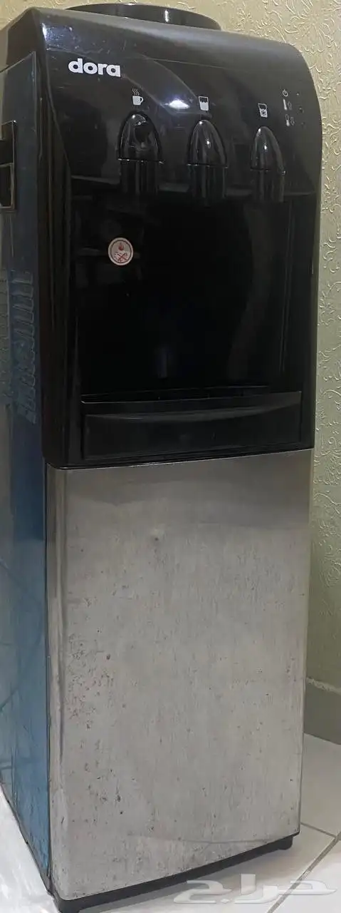 برادة مويه وطاولة ارضيه مع 3 طاولات صغيره 4