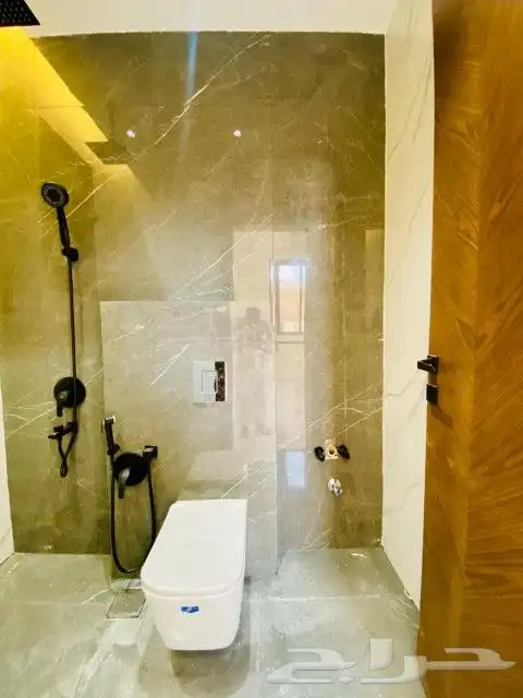 شقه للبيع بحي المهديه 11