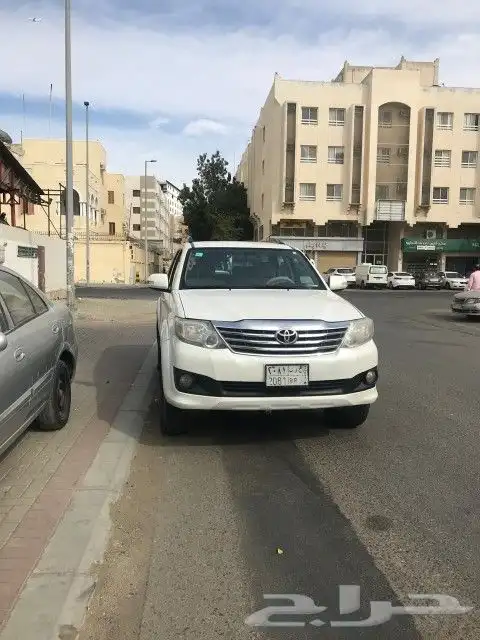 السياره فرشونر 2014 للبيع 4سلندر بدون دبل بودى وكالة سوم 40 5