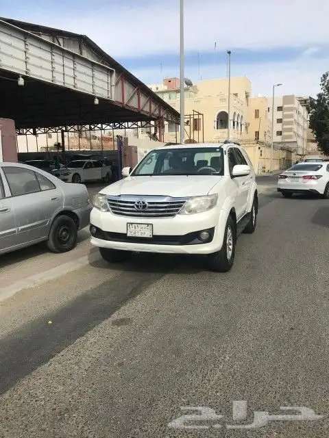 السياره فرشونر 2014 للبيع 4سلندر بدون دبل بودى وكالة سوم 40 7