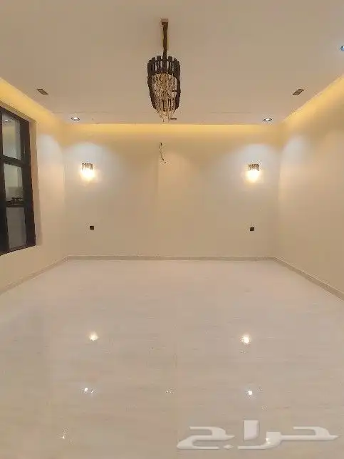 للبيع روف علوي مع ملحق تشطيب راقي 9غرف حي الطلح خلف الراقي 5