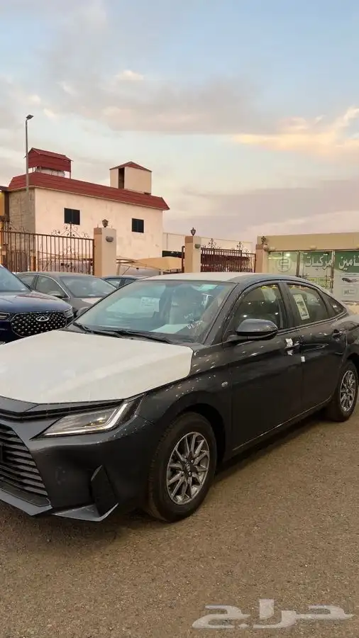 تويوتا يارس 2026 Y ابيض ورمادي السعر 59500 7