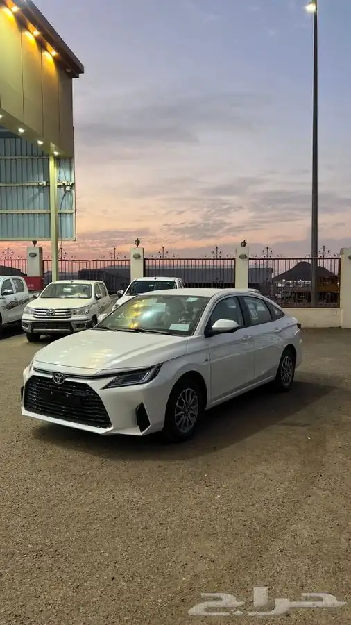 تويوتا يارس 2026 Y ابيض ورمادي السعر 59500 0