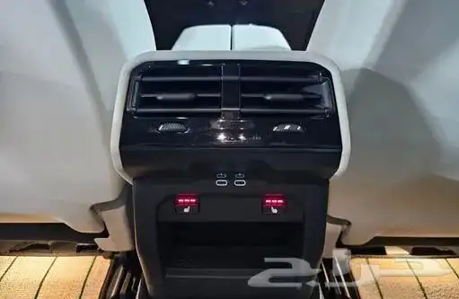 BMW 5 Series 520i M Sport (2025) 9